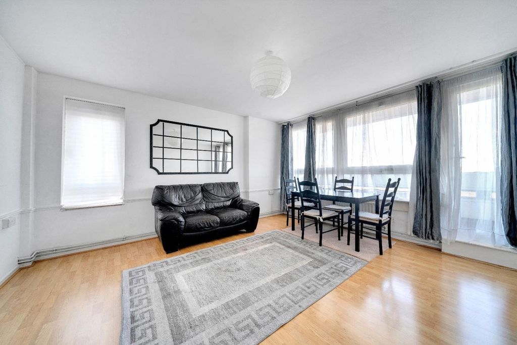 Property photo 3 of 11