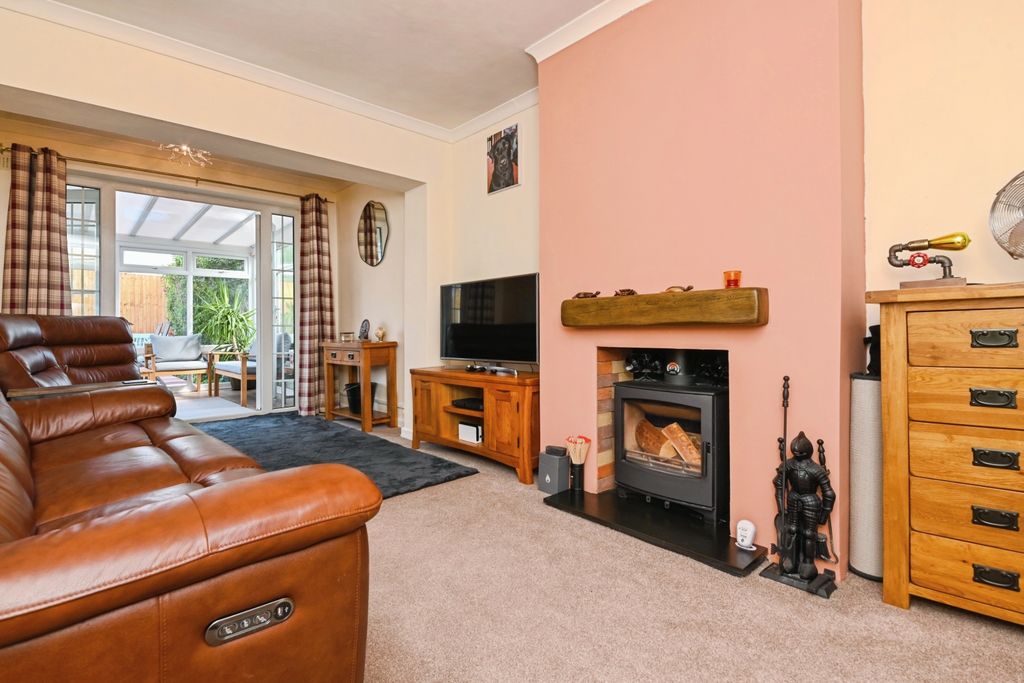 Property photo 2 of 21