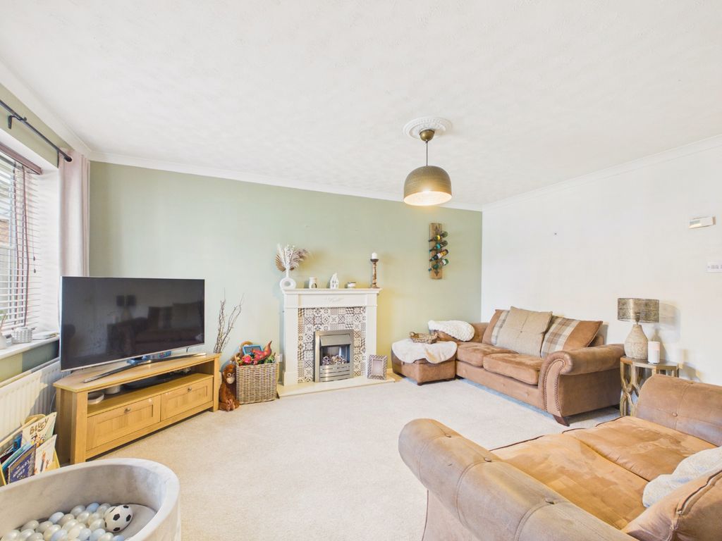 Property photo 2 of 14 5128582