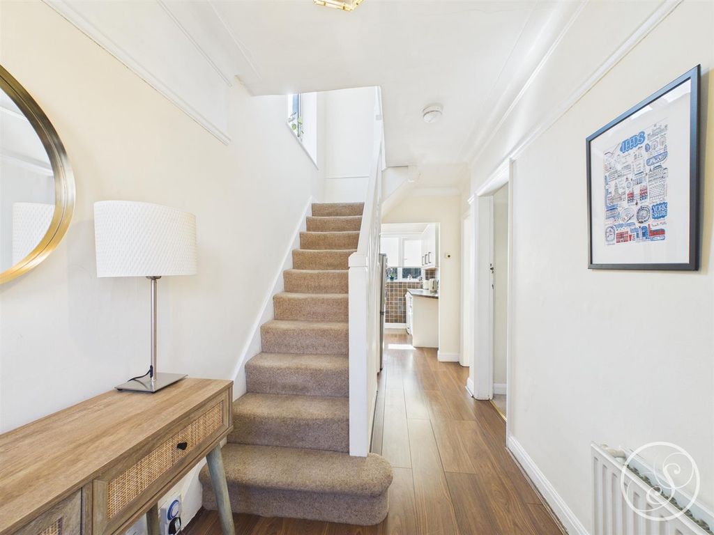 Property photo 2 of 22 Hallway