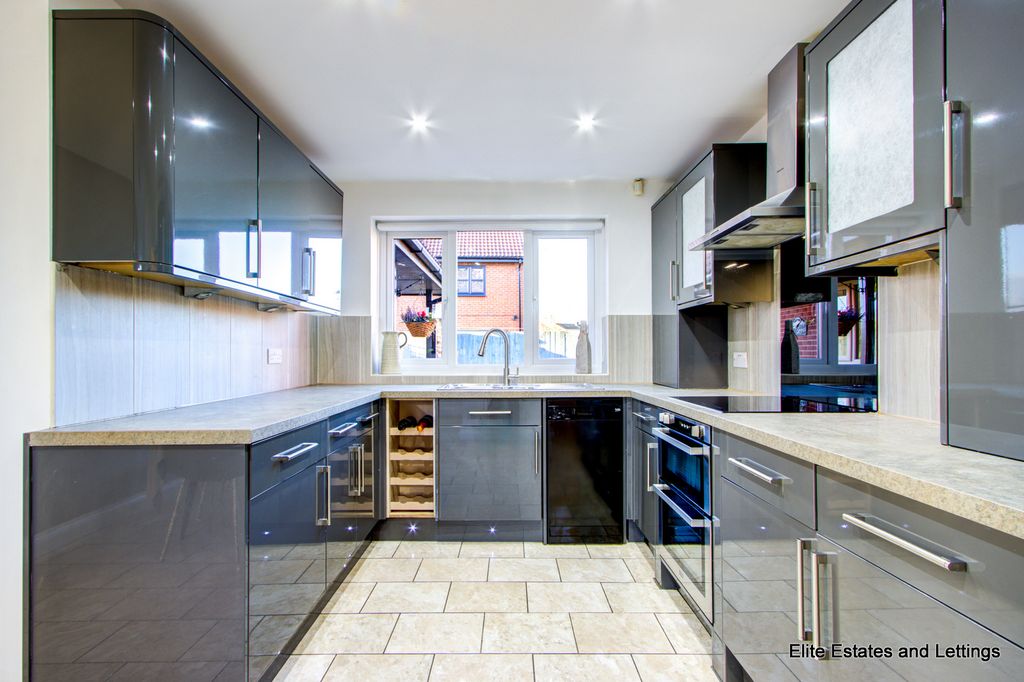 Property photo 3 of 30 04-22