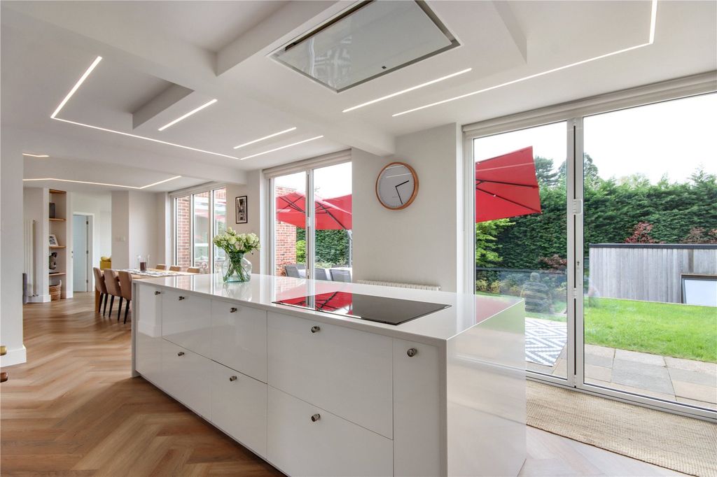 Property photo 2 of 24 Kitchen/Dining Room