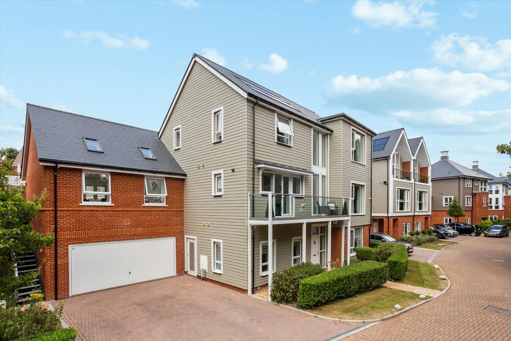 Property photo 1 of 19 Image