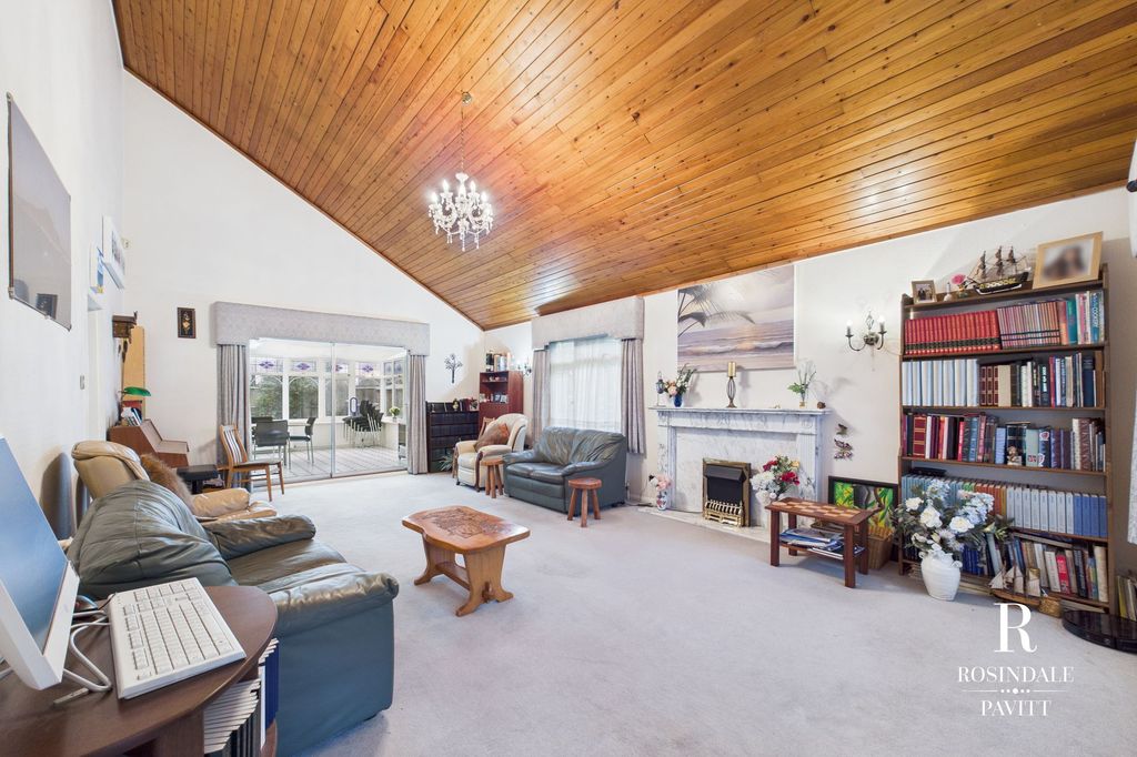 Property photo 2 of 25