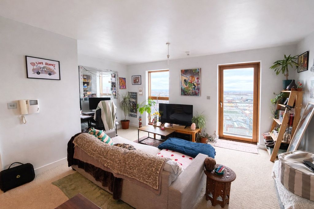 Property photo 2 of 9 Picture No. 01