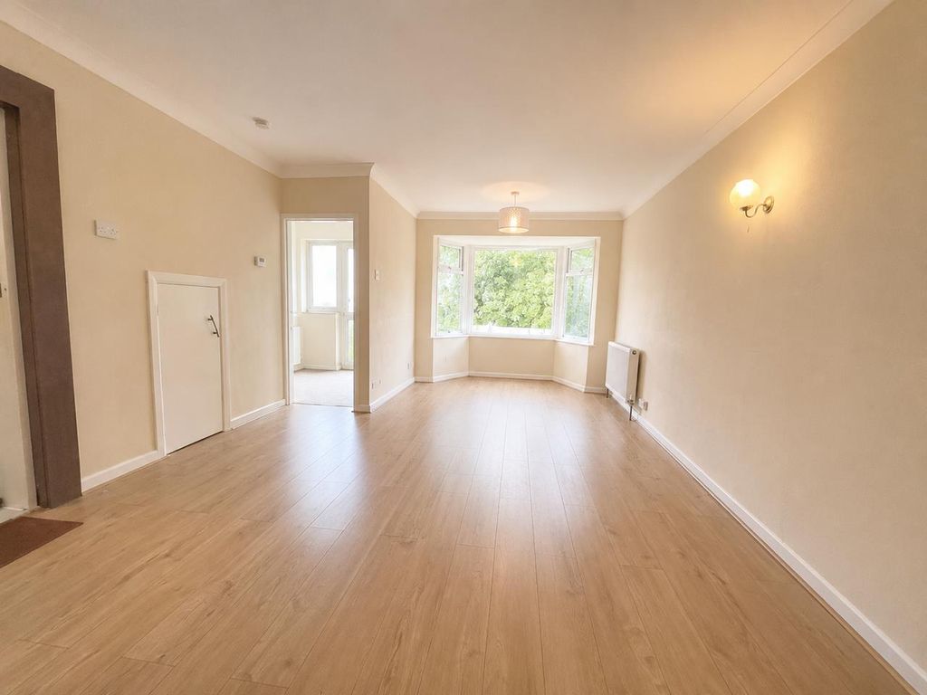 Property photo 2 of 12 Image