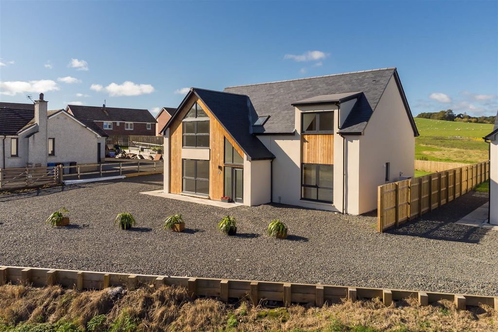 Property photo 1 of 34 76240_Ladyurd_003.Jpg