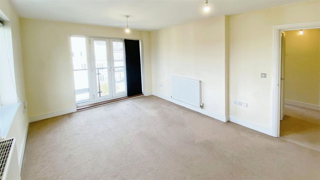 Property photo 2 of 15 Living Room