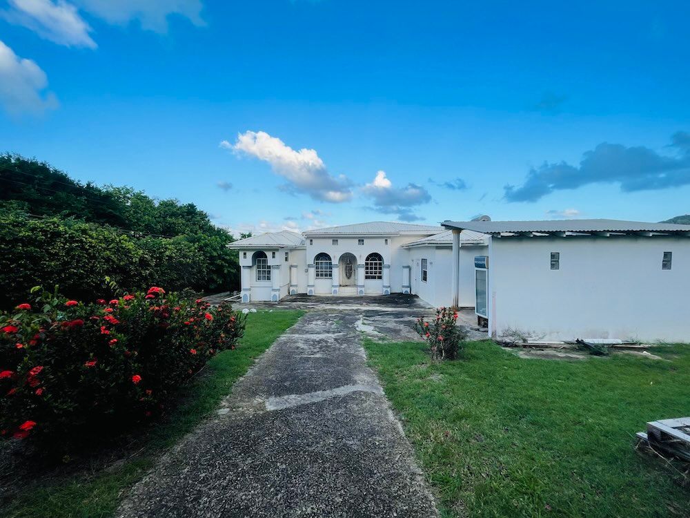 Property photo 1 of 12
