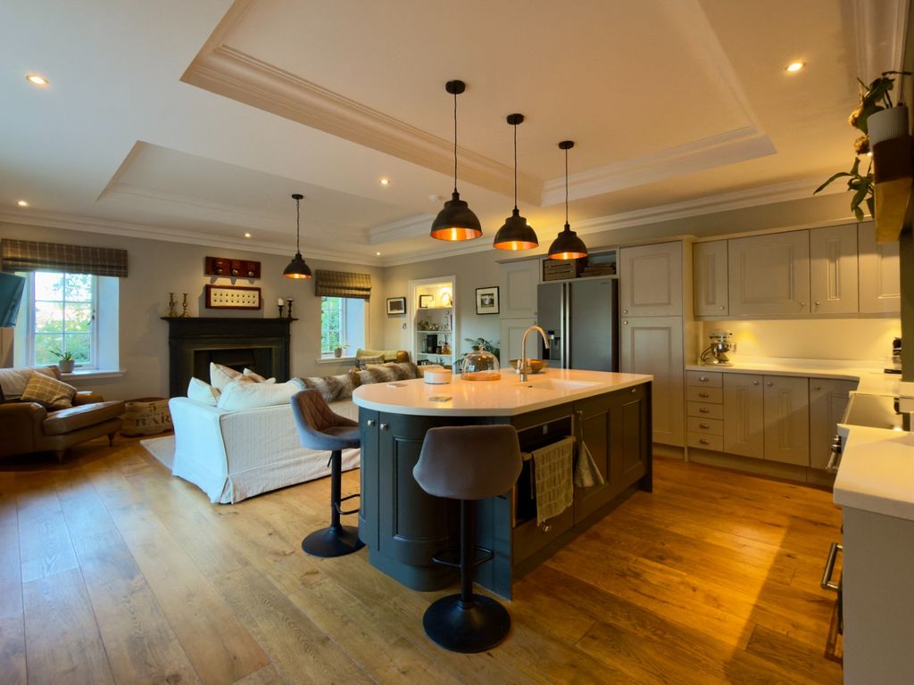 Property photo 2 of 42