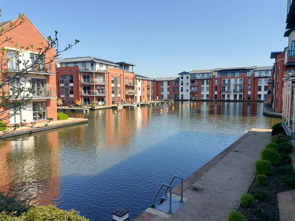 Property photo 1 of 12 Waters Edge