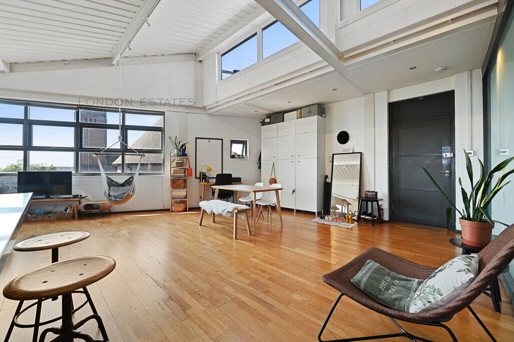 Property photo 2 of 13 Photo 11