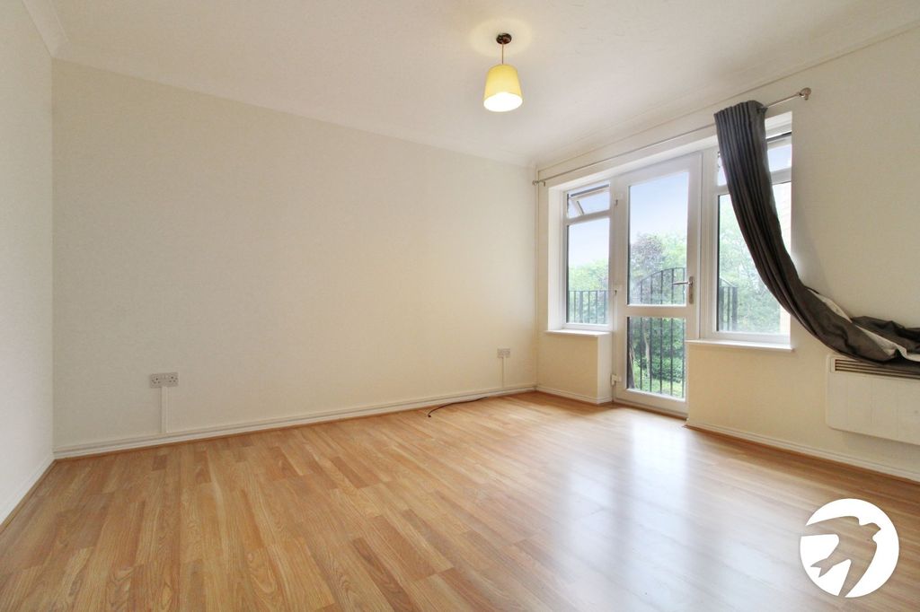 Property photo 2 of 6 Picture No. 20