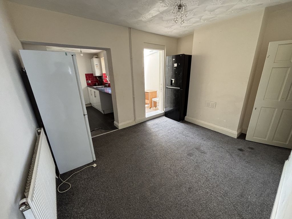 Property photo 3 of 10 Photo 2