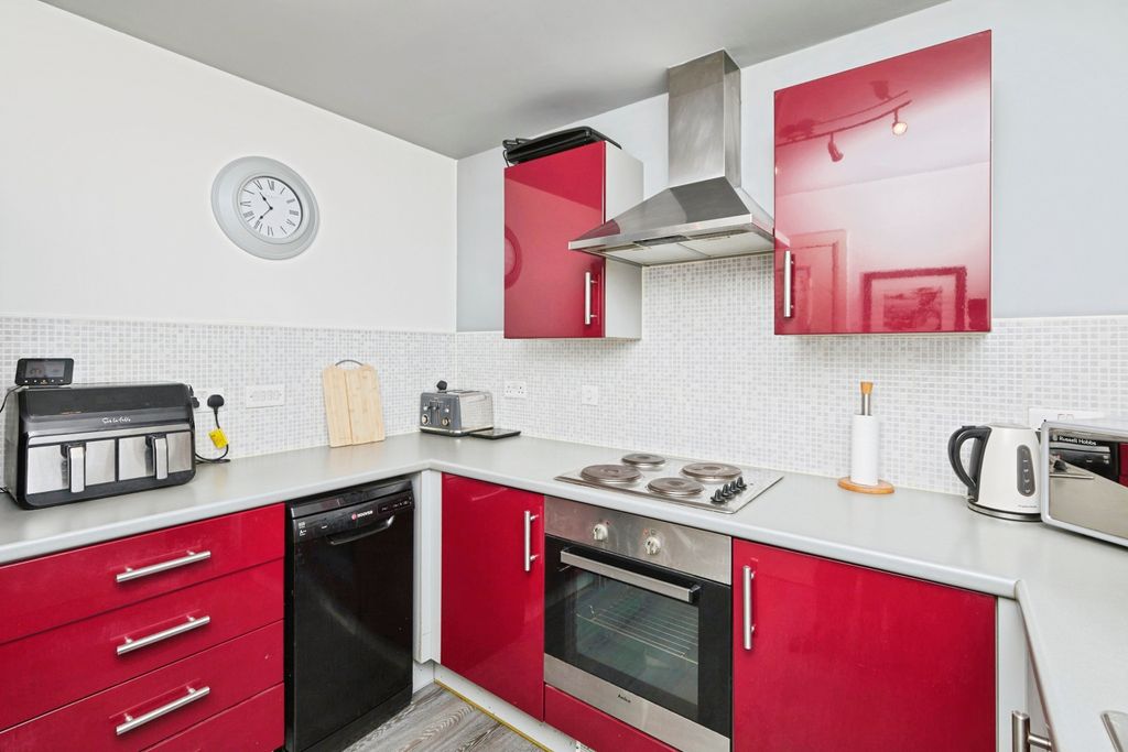 Property photo 3 of 15