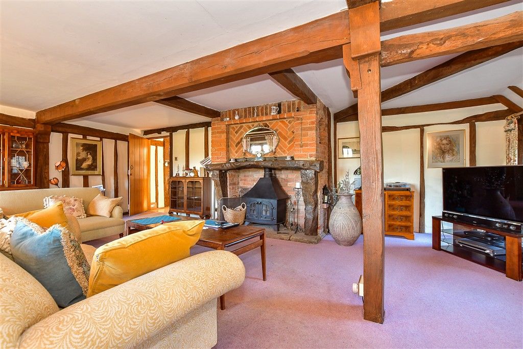 Property photo 2 of 21 Lounge