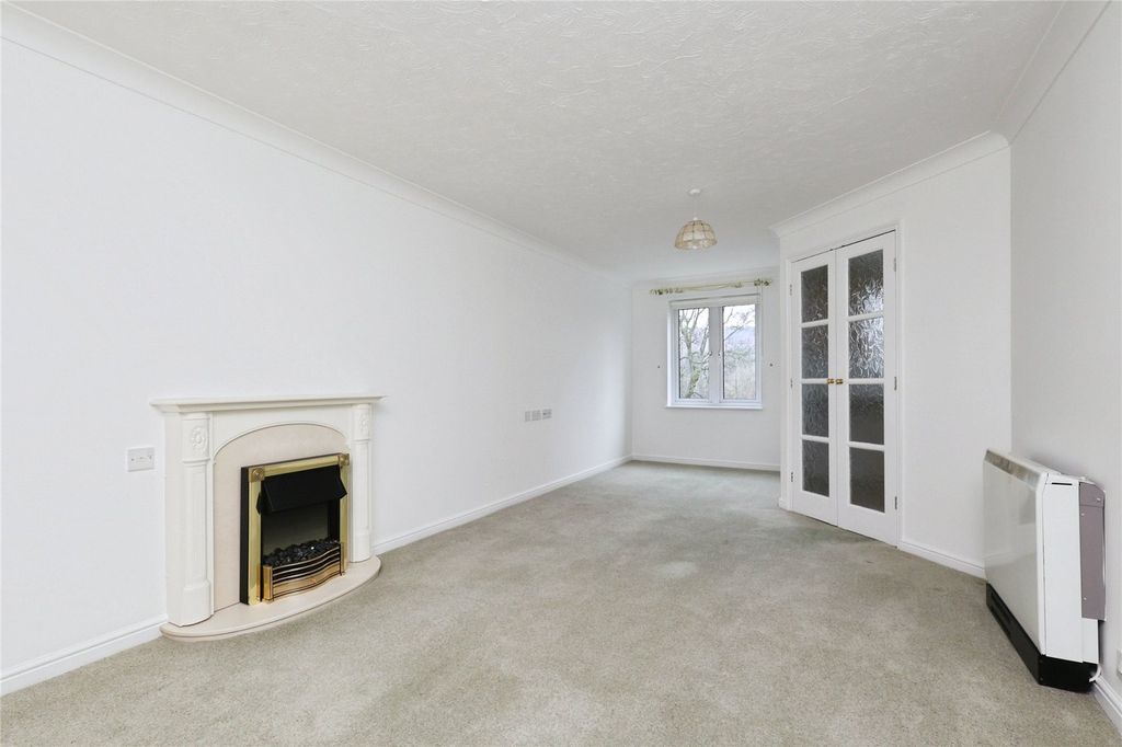 Property photo 2 of 12 Living Room