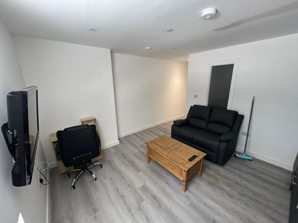 Property photo 2 of 3 Living Room
