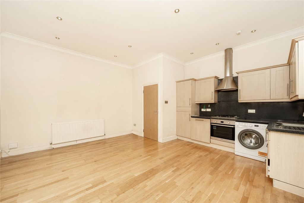 Property photo 3 of 7 Picture No. 10