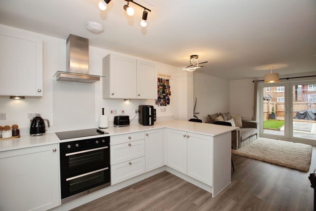 Property photo 2 of 16 Kitchen