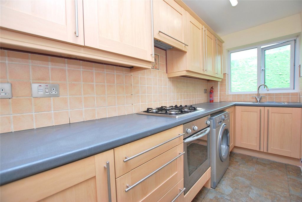 Property photo 2 of 8 Picture No. 20