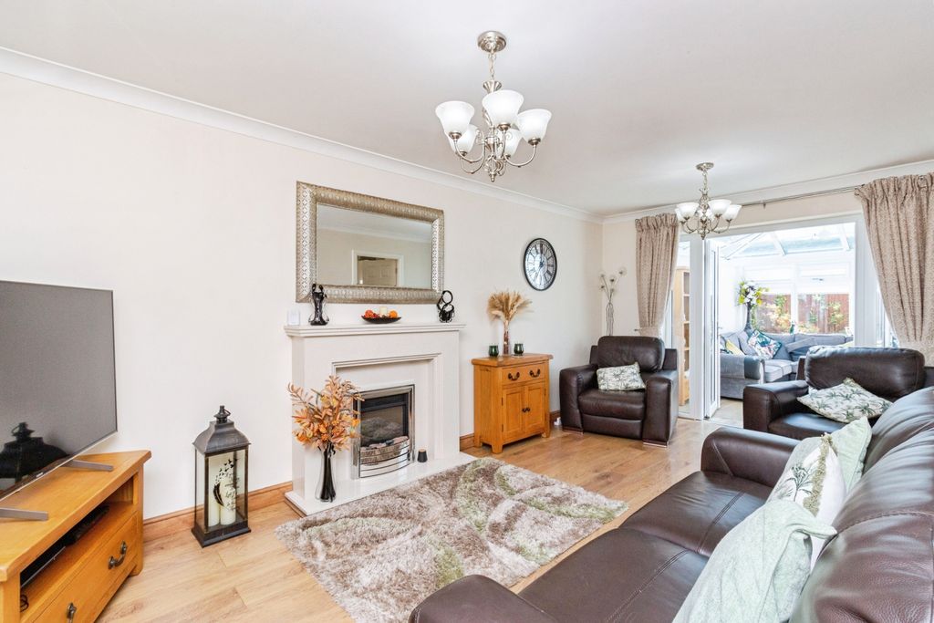Property photo 2 of 25