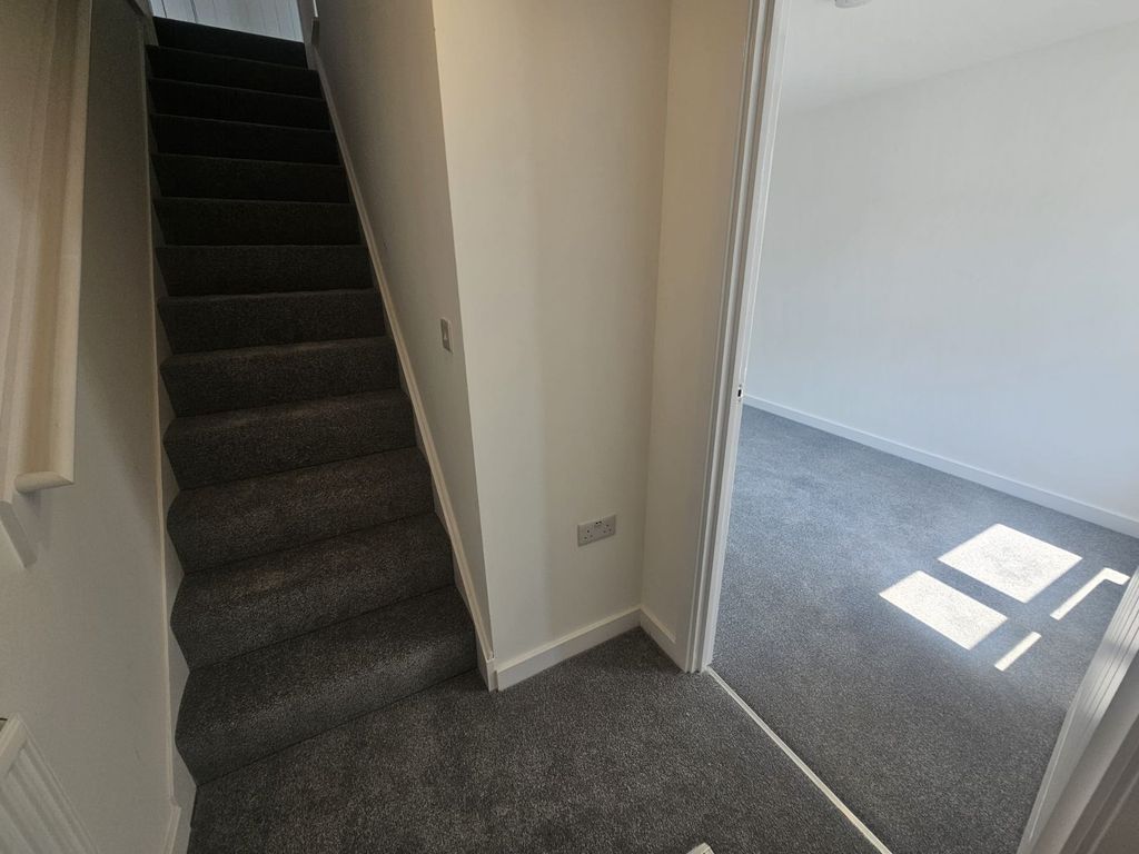 Property photo 2 of 19 Picture No. 18