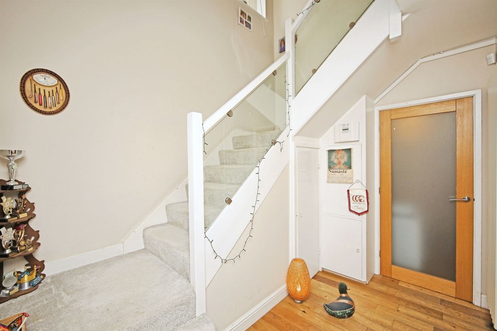 Property photo 2 of 28