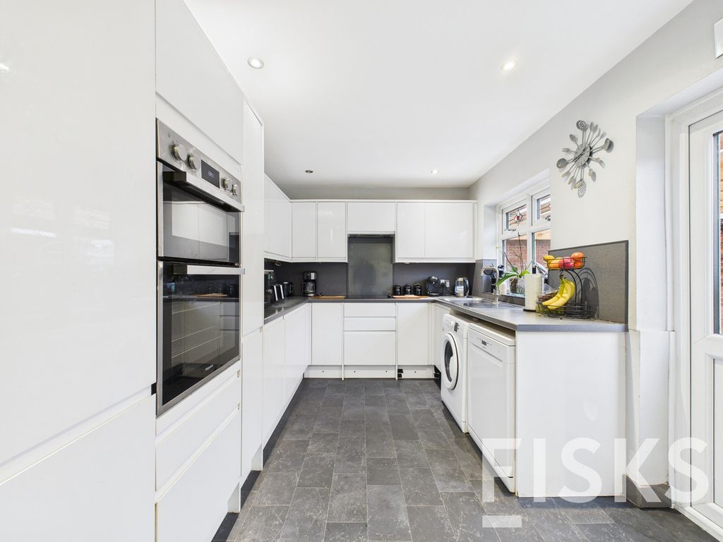 Property photo 2 of 23