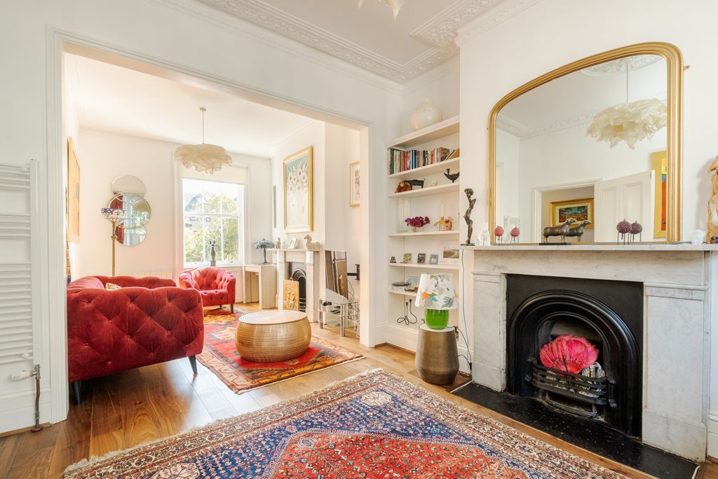 Property photo 1 of 17