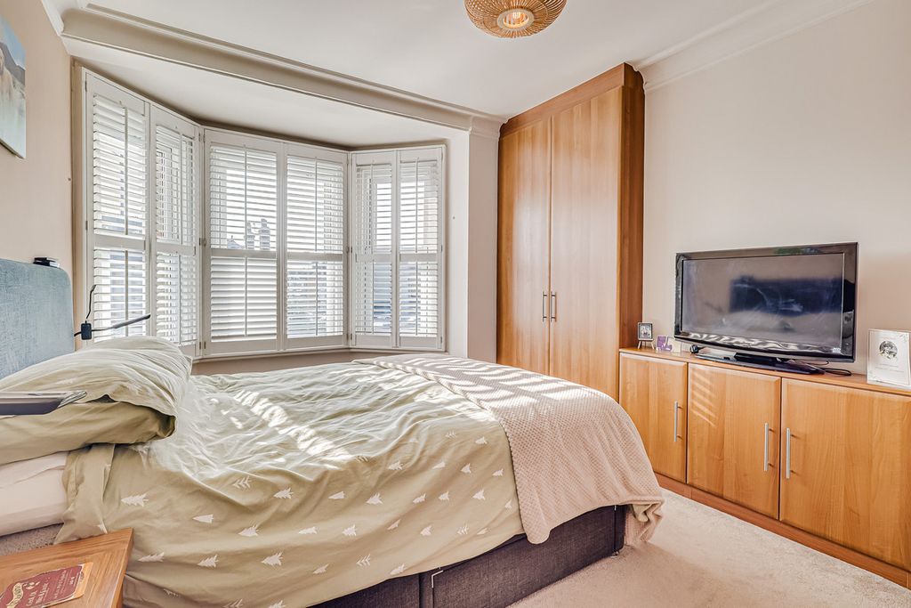 Property photo 3 of 31