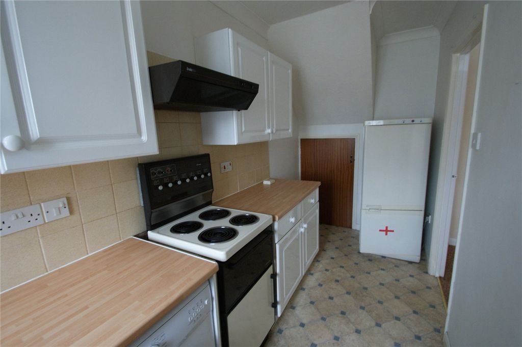 Property photo 2 of 5 Kitchen