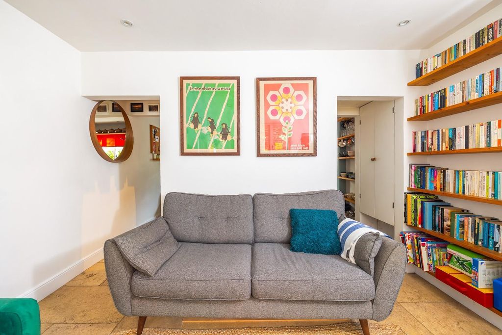 Property photo 1 of 26 Char7974.Jpg