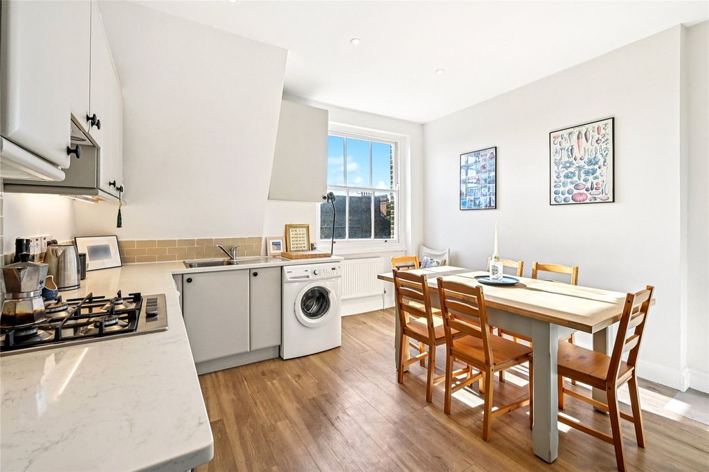 Property photo 2 of 11 Kitchen