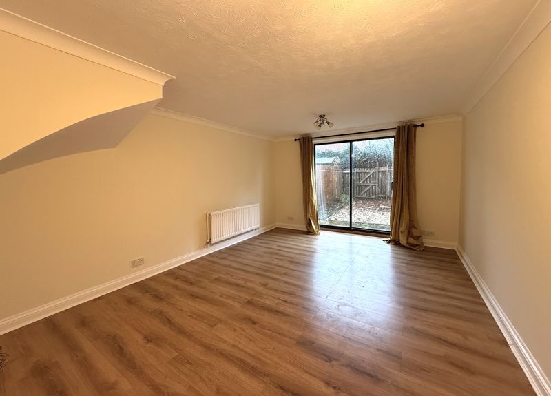 Property photo 3 of 8 Photo 7