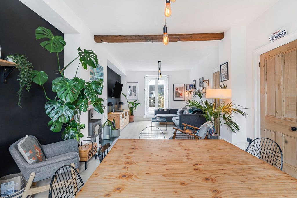 Property photo 3 of 29