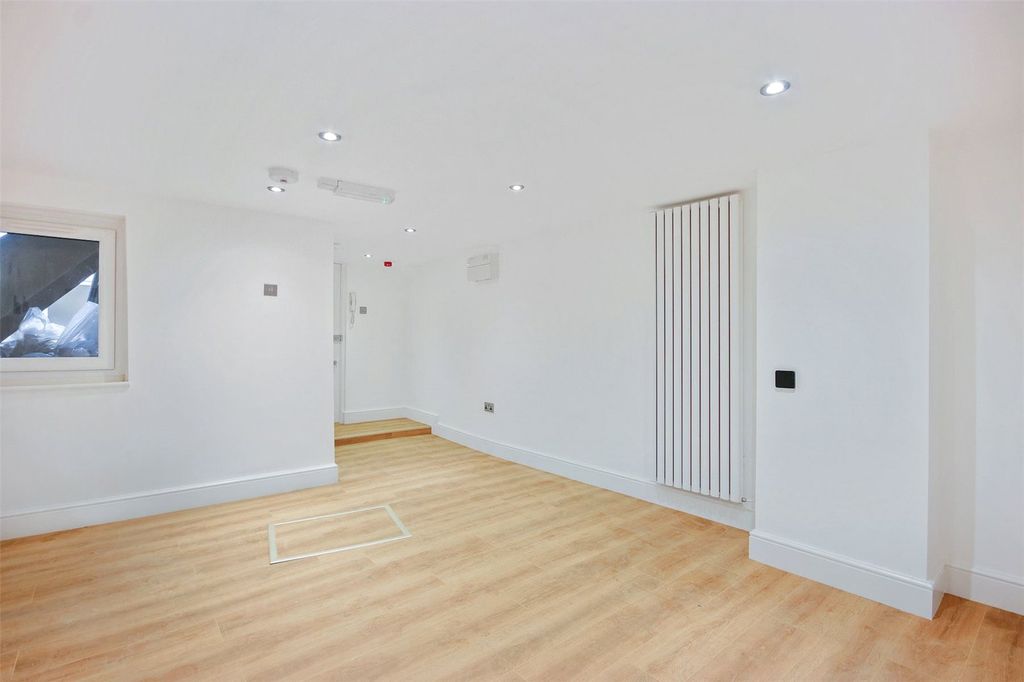 Property photo 2 of 9 Picture No. 08