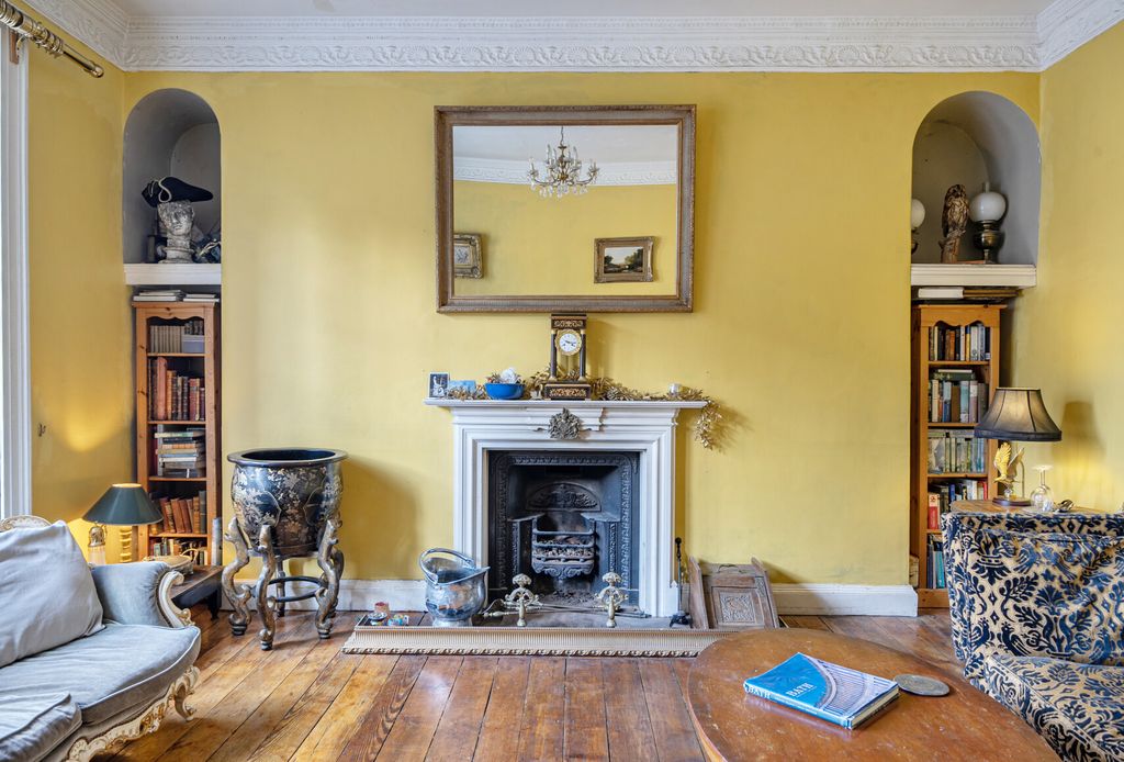 Property photo 3 of 23 Drawing Room