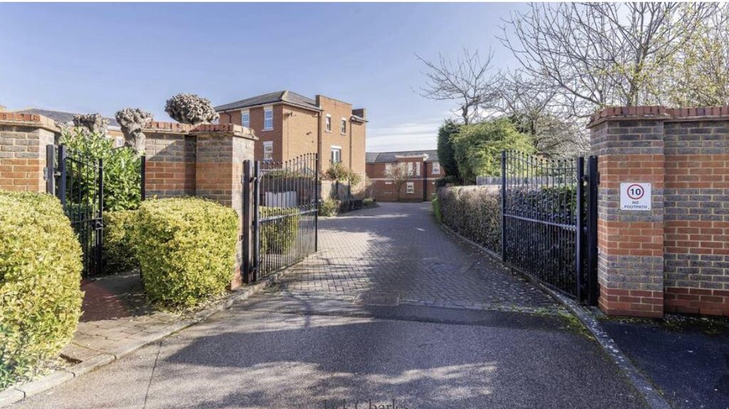Property photo 1 of 14 2B0A527E-01F2-452A-Bc66-c101Cffc4d72 (1).Png