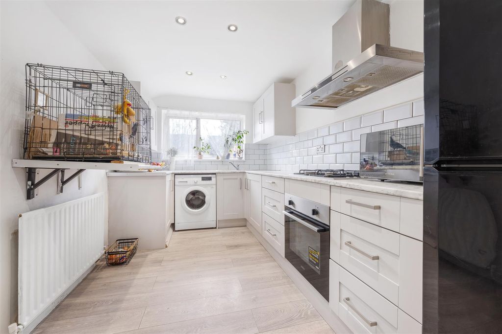 Property photo 3 of 11 23 Croydon Road-8.Jpg