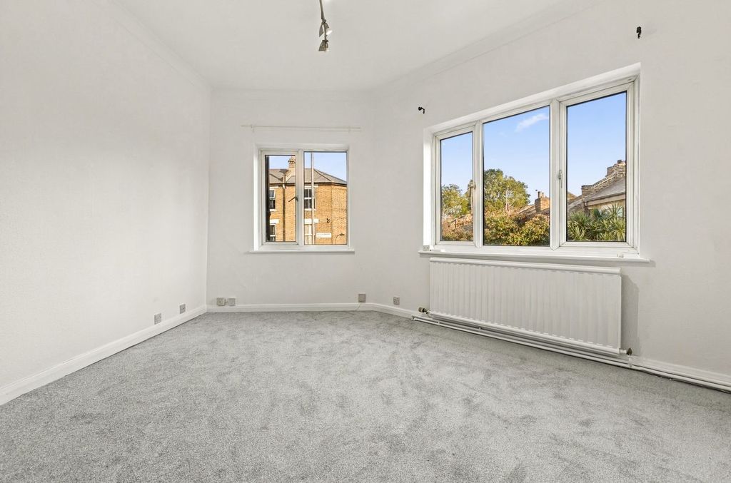 Property photo 3 of 6