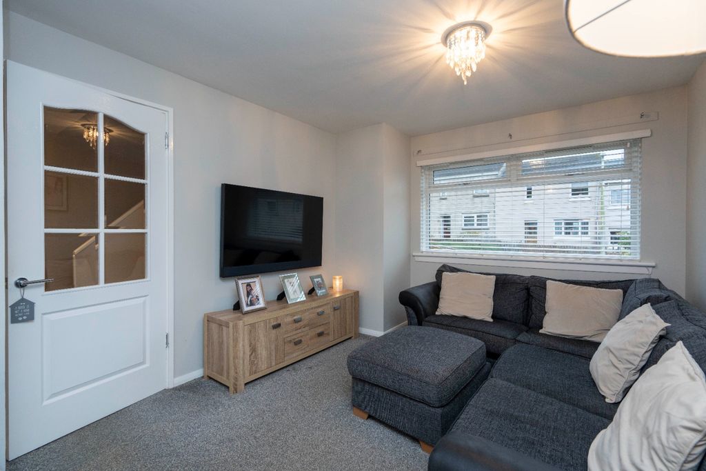 Property photo 2 of 24 4627907