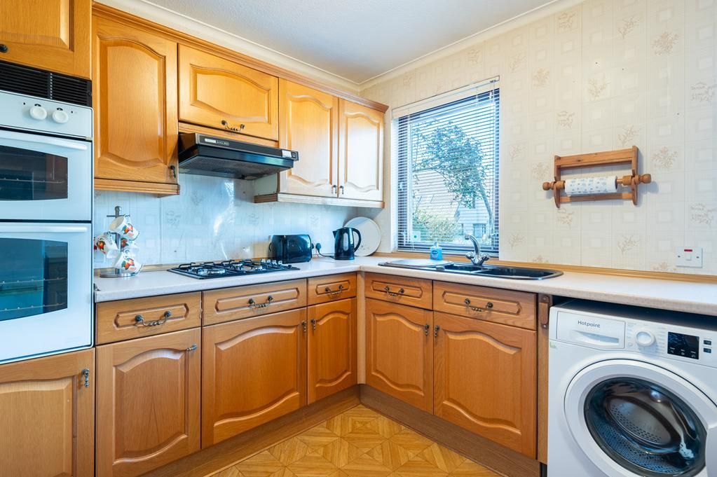 Property photo 3 of 21 Lev1443Pem Kitchen.Jpg