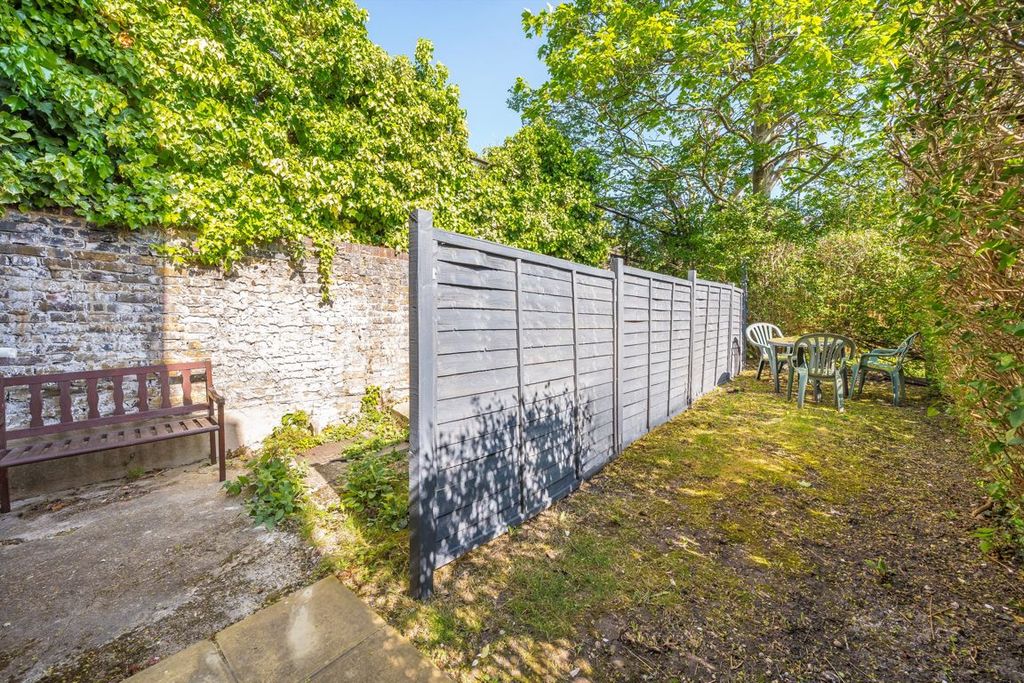 Property photo 3 of 6