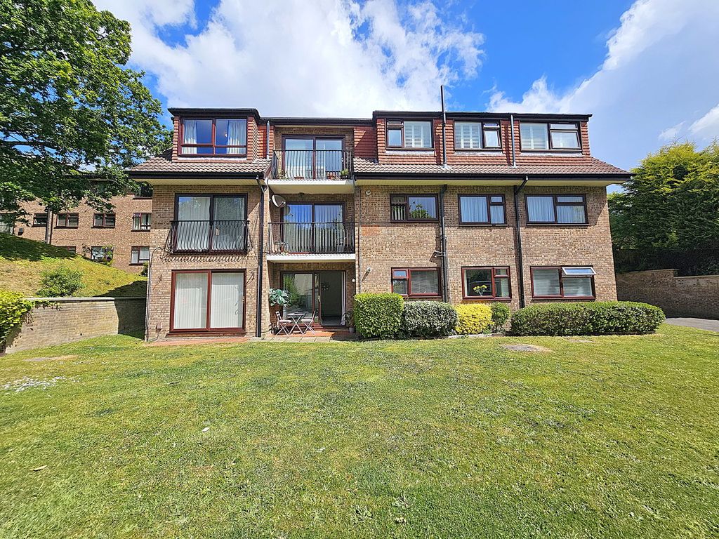 Property photo 1 of 18