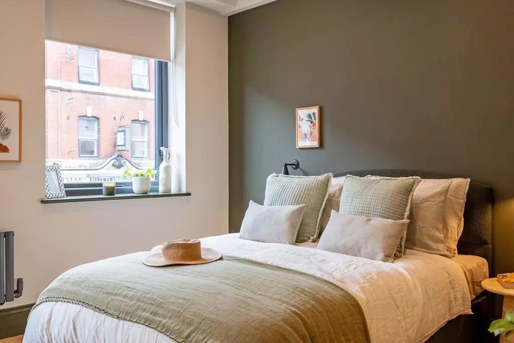 Property photo 1 of 19 Bedroom