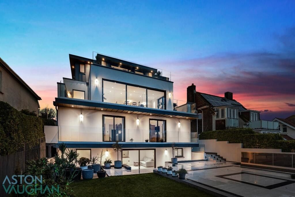 Property photo 3 of 49 4521452