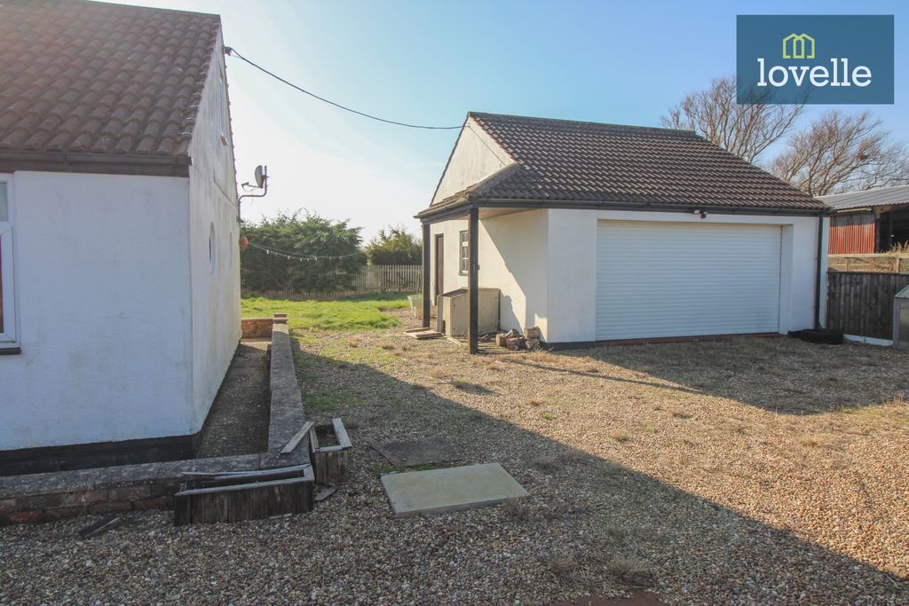 Property photo 2 of 22