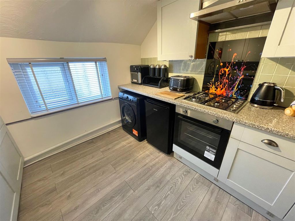 Property photo 3 of 11 2.Jpg