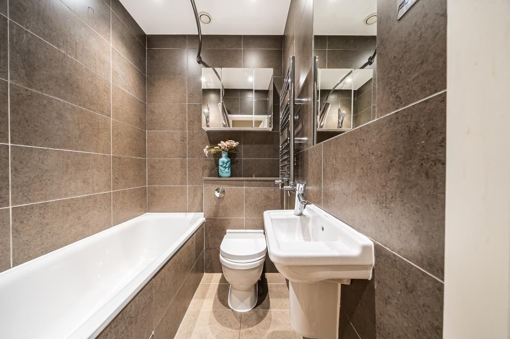 Property photo 3 of 20 Bathroom